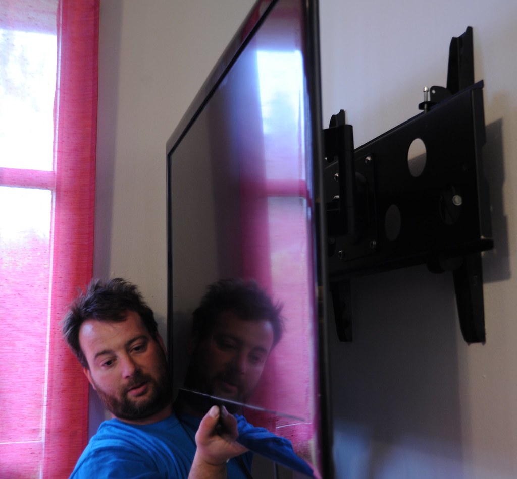 Soportes para pantallas: pared, techo, suelo y videowall
