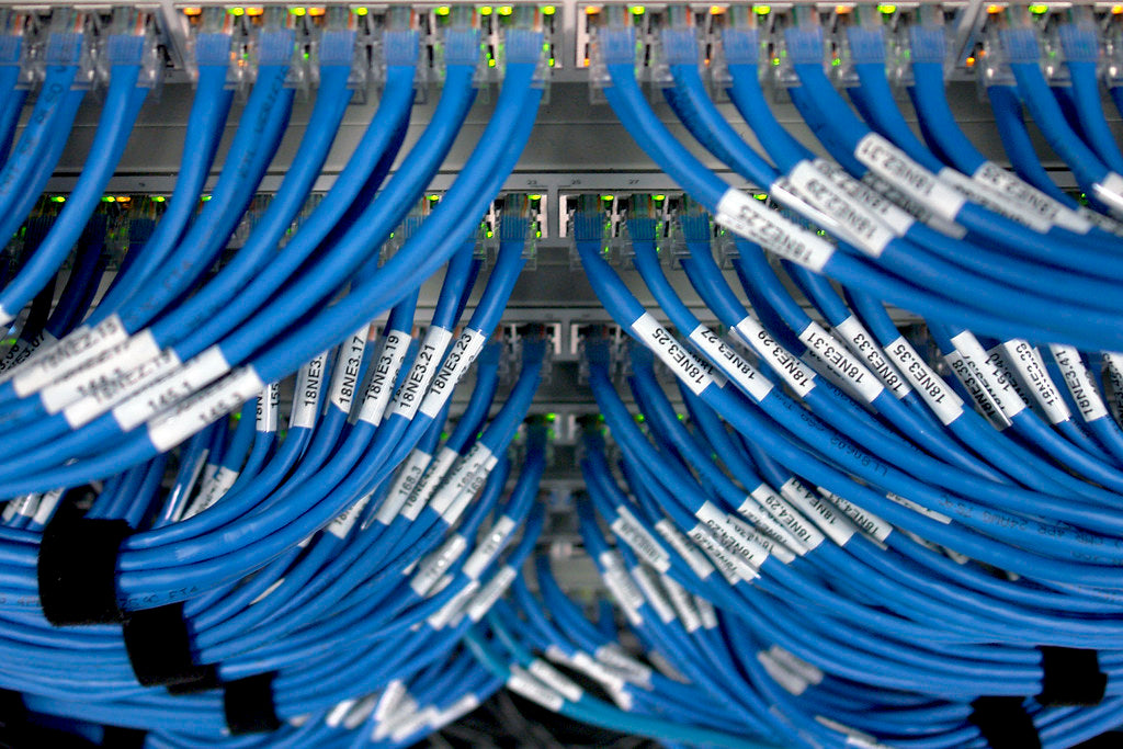 Switch PoE para cámaras IP: cómo calcular puertos, potencia y margen