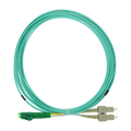 SAFIRE SF-LC-APC-SC-UPC-OM4-DX-5M - Cable de conexión de fibra óptica dúplex - Fibra multimodo OM4 de alta velocidad - Conectores híbridos LC APC y SC UPC - Longitud exacta de 5 metros - Cubierta exterior LSZH color Aqua - Compatibilidad de uso genérica u - imagen 1