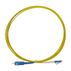 SAFIRE SF-LC-UPC-SC-UPC-SM-SX-3M - Cable de conexión de fibra óptica simplex - Fibra monomodo OS2 G657A2 de alto nivel - Conectores híbridos LC UPC y SC UPC - Longitud exacta de 3 metros - Cubierta exterior LSZH color amarillo - Compatibilidad de uso gené - imagen 1