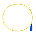 SAFIRE SF-SC-UPC-OS2-0015M-D09-Y - Pigtail de fibra óptica simplex - Fibra monomodo G657A2 de alto rendimiento - Conector SC con pulido UPC - Diámetro ultrafino de 0.9 mm (tight buffer) - Longitud exacta de 1.5 metros - Cubierta exterior LSZH color amaril - imagen 1