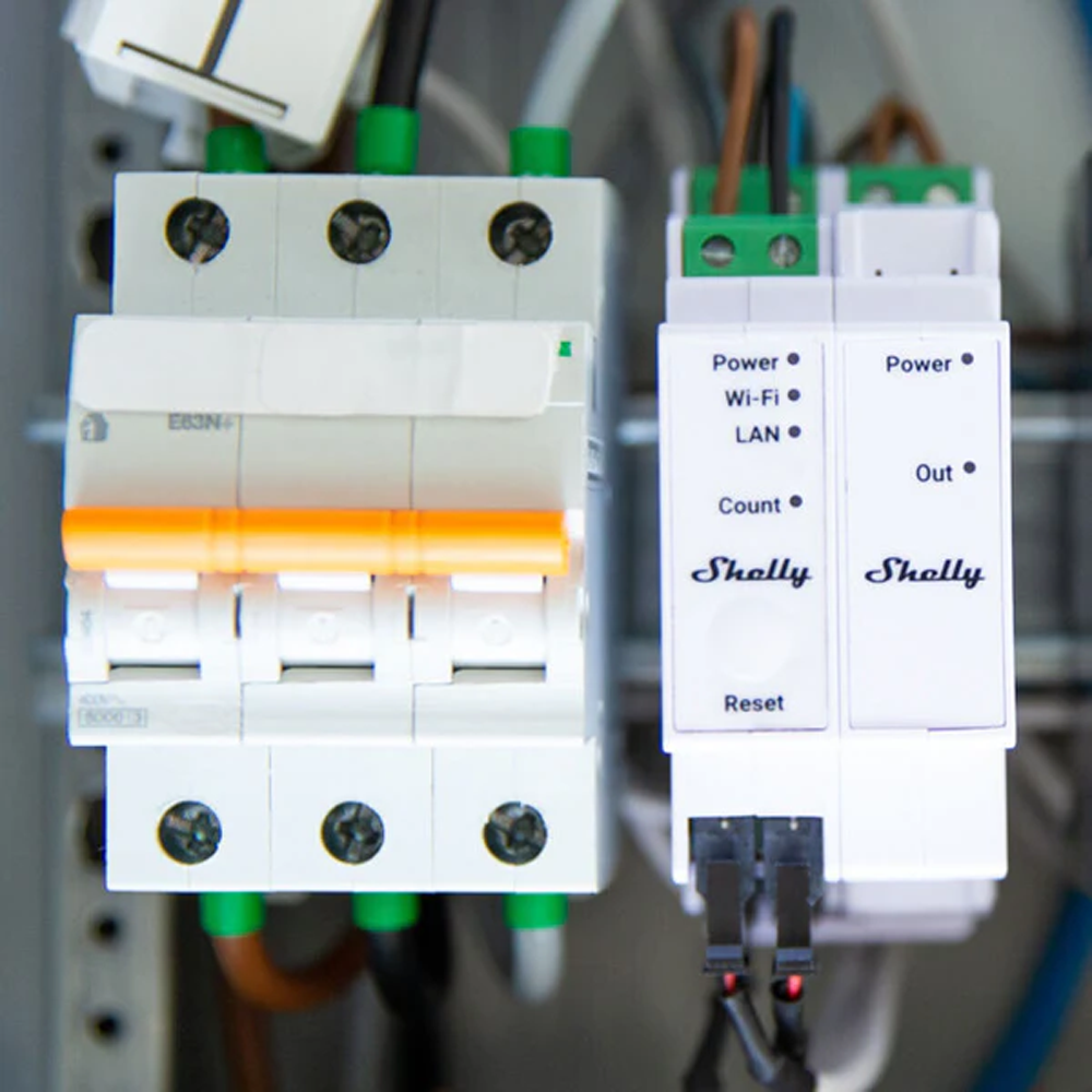 SHELLY SH-PRO-3EM-SWITCH-ADD-ON - Shelly Pro 3EM Switch Add-on - Relé de contacto seco para control de carga - Integración física directa con Shelly Pro 3EM - Automatización según consumo o excedente solar - Soporta AC 110-240V / Medidor de Consumo - Comp - imagen 2