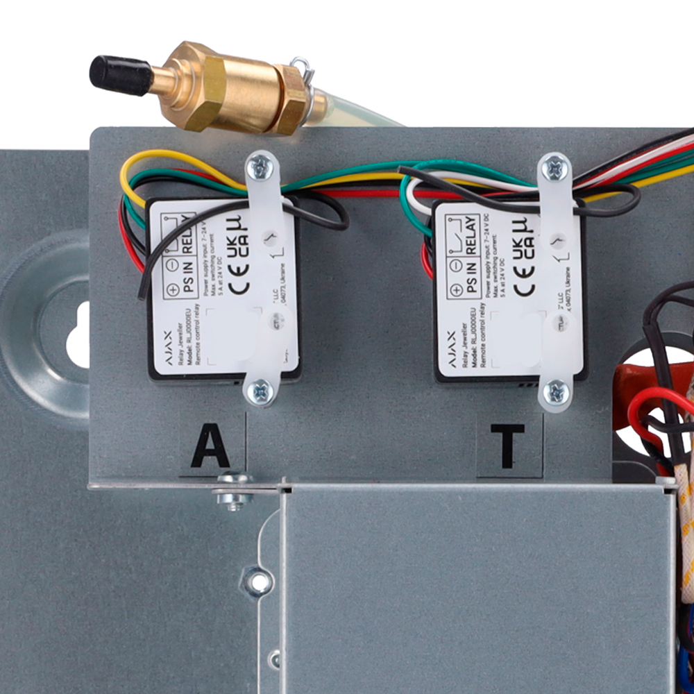 URFOG FPUC3902AE - URFOG Ajax Ready - Generador de niebla gama Compact - 2 relés Ajax integrados (armado y disparo) - Hasta 390 m3 de cobertura - Reducido tamaño y peso - No deja rastro después del disparo - imagen 3